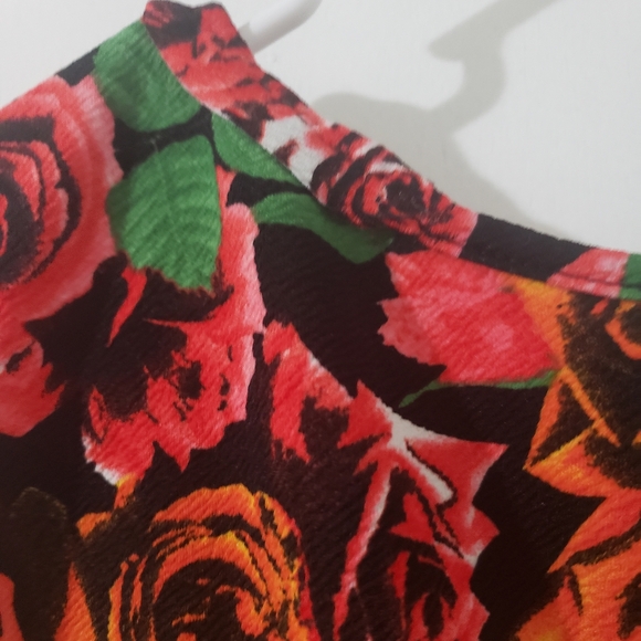 3x Plus Size Floral Top - Picture 5 of 5